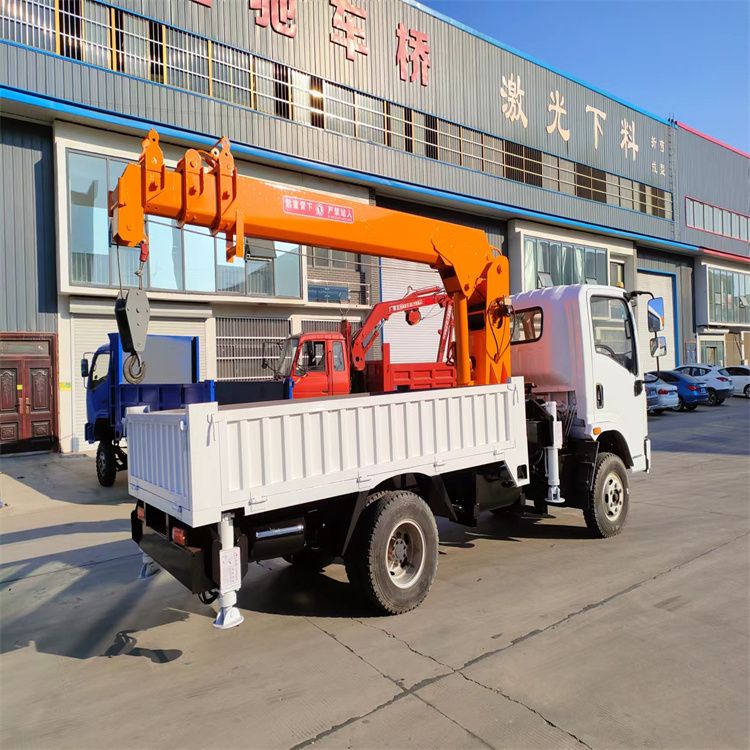 灵丘县三轮随车吊定制 农用改装机自备吊中瑞长期出售