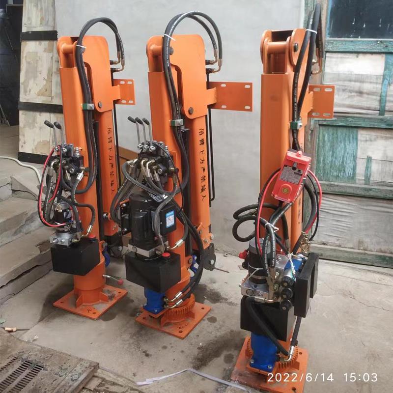 灵丘县重汽蓝牌随车吊 3.2吨 国六动力强 液压驱动 农用自卸起重机